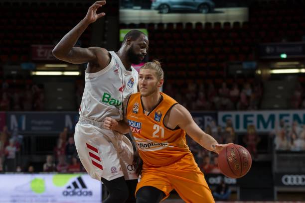 他在赛事中 他在赛事中