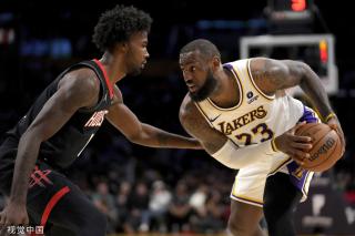 牢牢吸引 牢牢吸引