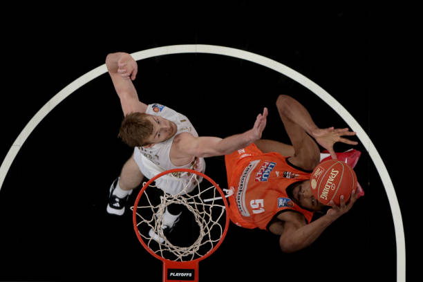 击更高的竞 击更高的竞